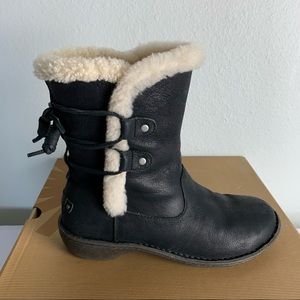 Ugg Women’s Akadia Boots Size 9 Black